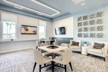 Cute Lakeview 2Br Condo With 2 Clubhouses 키시미 외부 사진